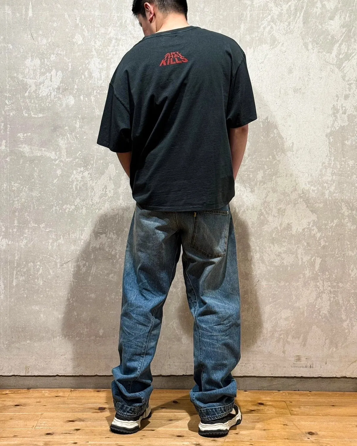 GALLERY DEPT. INTRO EXTRO REVERSIBLE TEE ATK series Reversible slogan TEE Washed black S-XL Ready-made garments Asso special dyed The bones are obviously whitened Rewashed water treatment The printing has an obvious distressed feel The VINTAGE effect is full Original cylindrical fabric Loose version The printing is washed and distressed